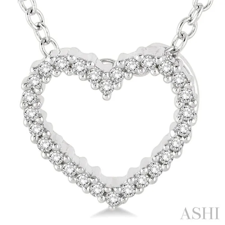 1/10 Ctw Round Cut Diamond Heart Pendant in 10K White Gold with Chain