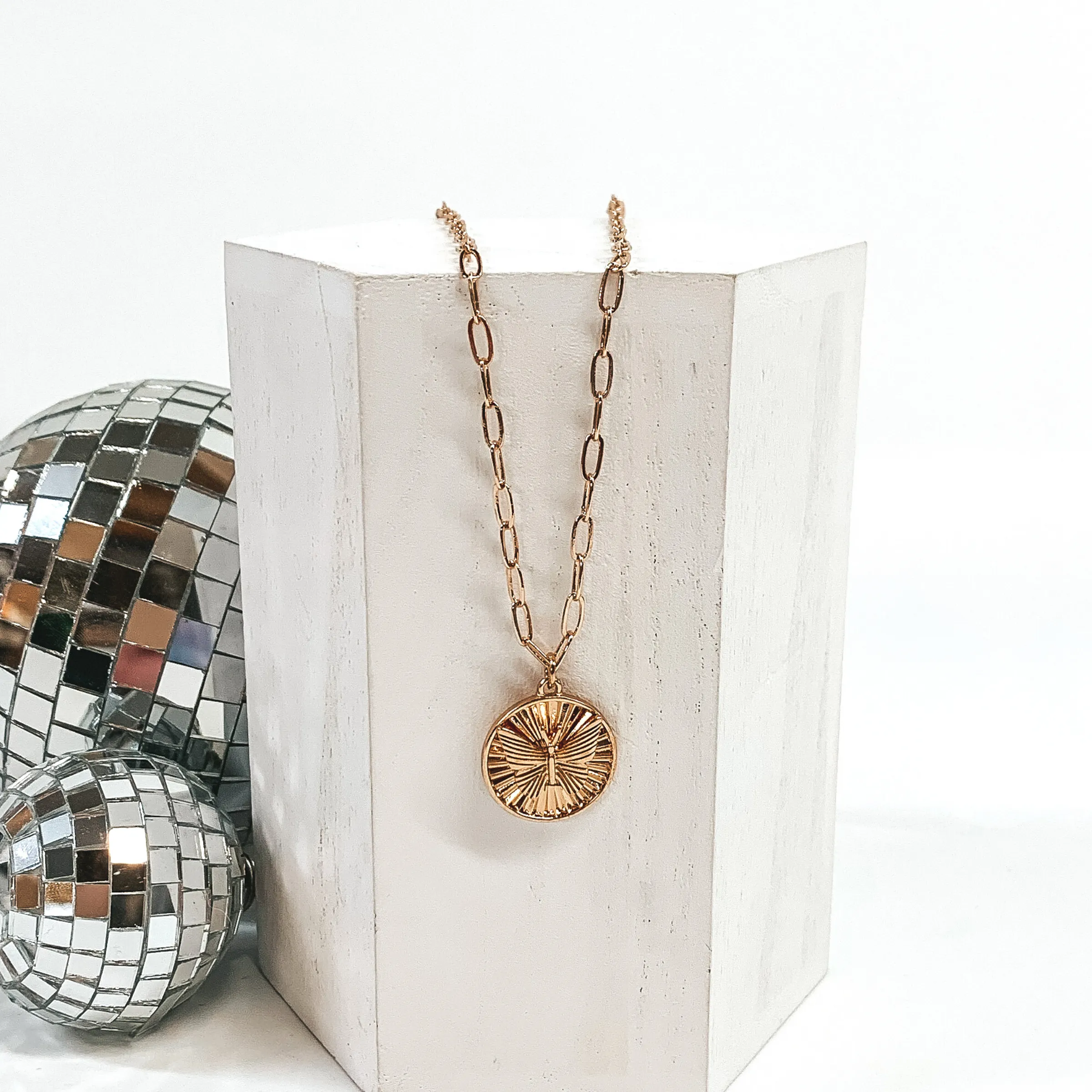 Chain Necklace with Circle Butterfly Pendant in Gold