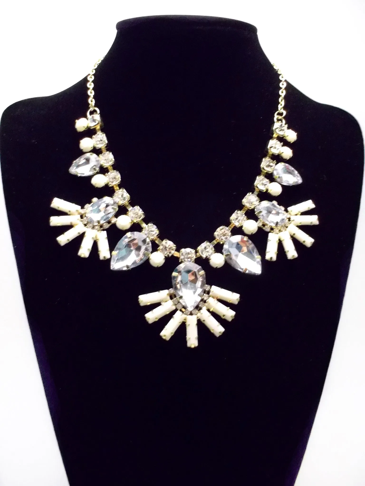 Crystal Fan Statement Necklace- Ivory