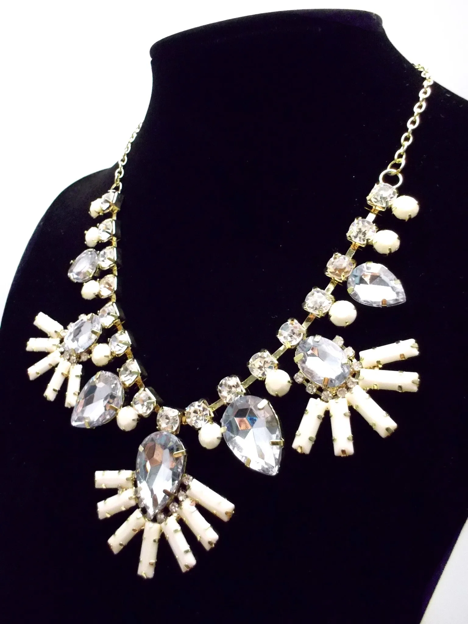 Crystal Fan Statement Necklace- Ivory