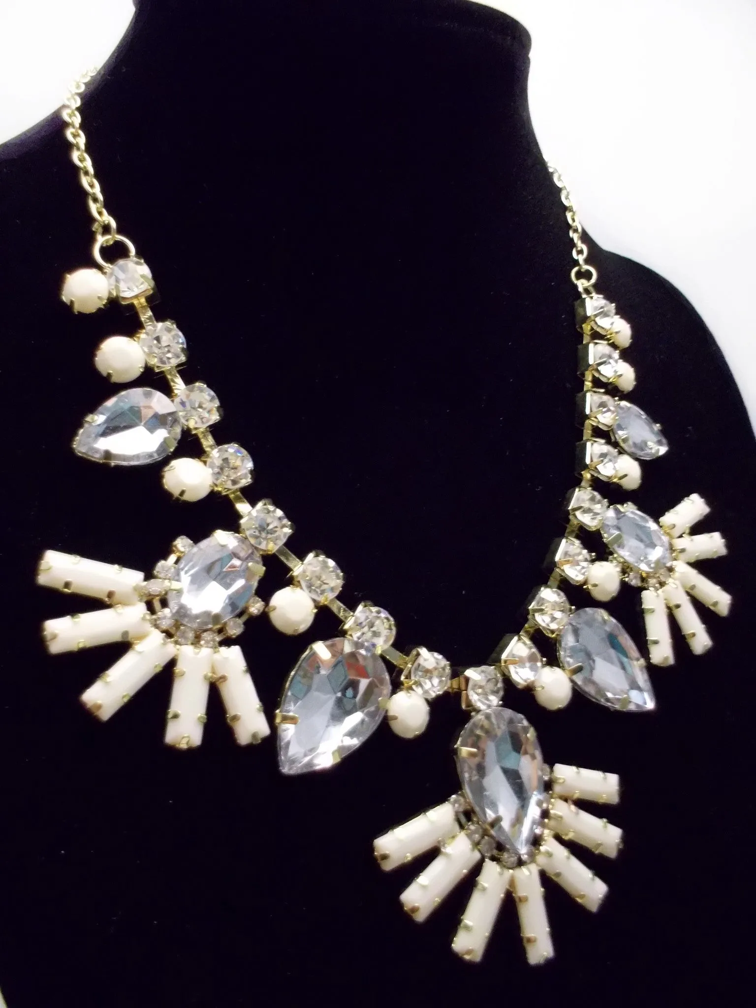 Crystal Fan Statement Necklace- Ivory