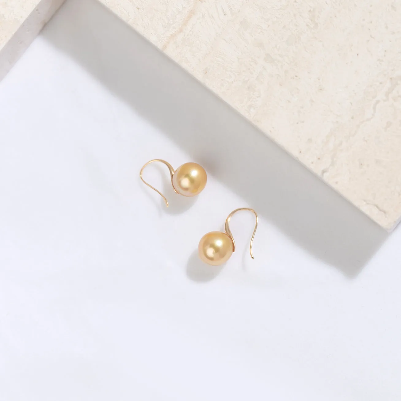 Elegant 18K Solid Gold﻿ South Sea Golden Pearl Stud Earrings KE00068