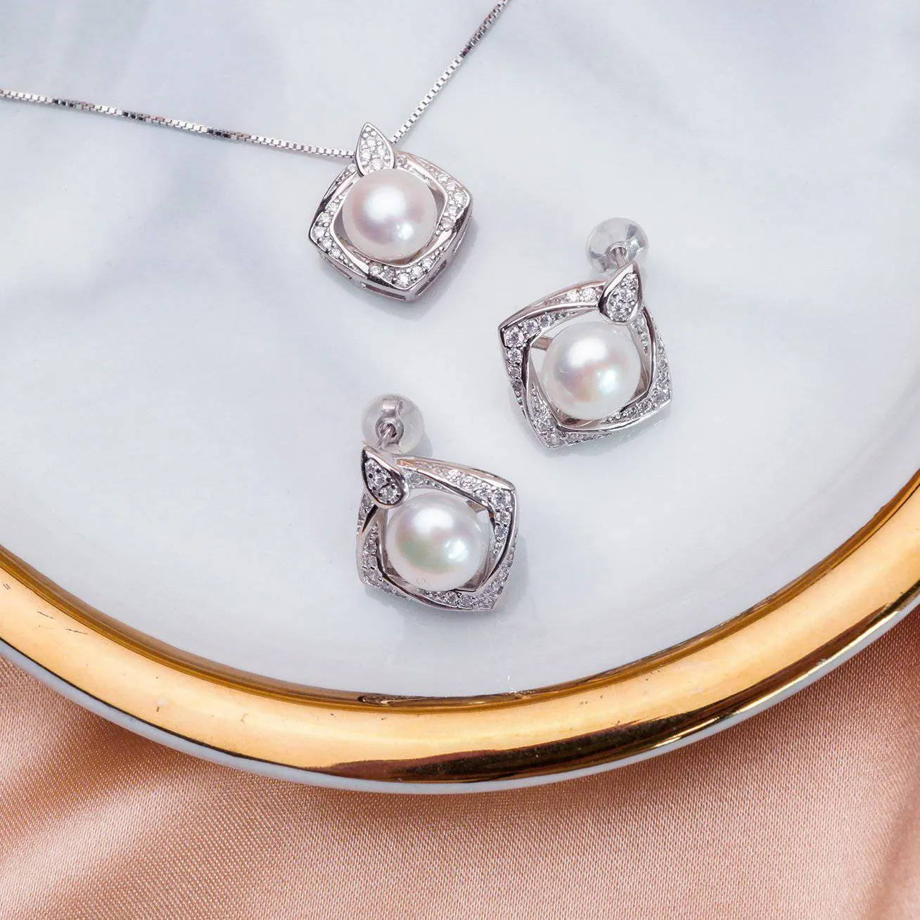 Elegant Freshwater Pearl Set WS00014