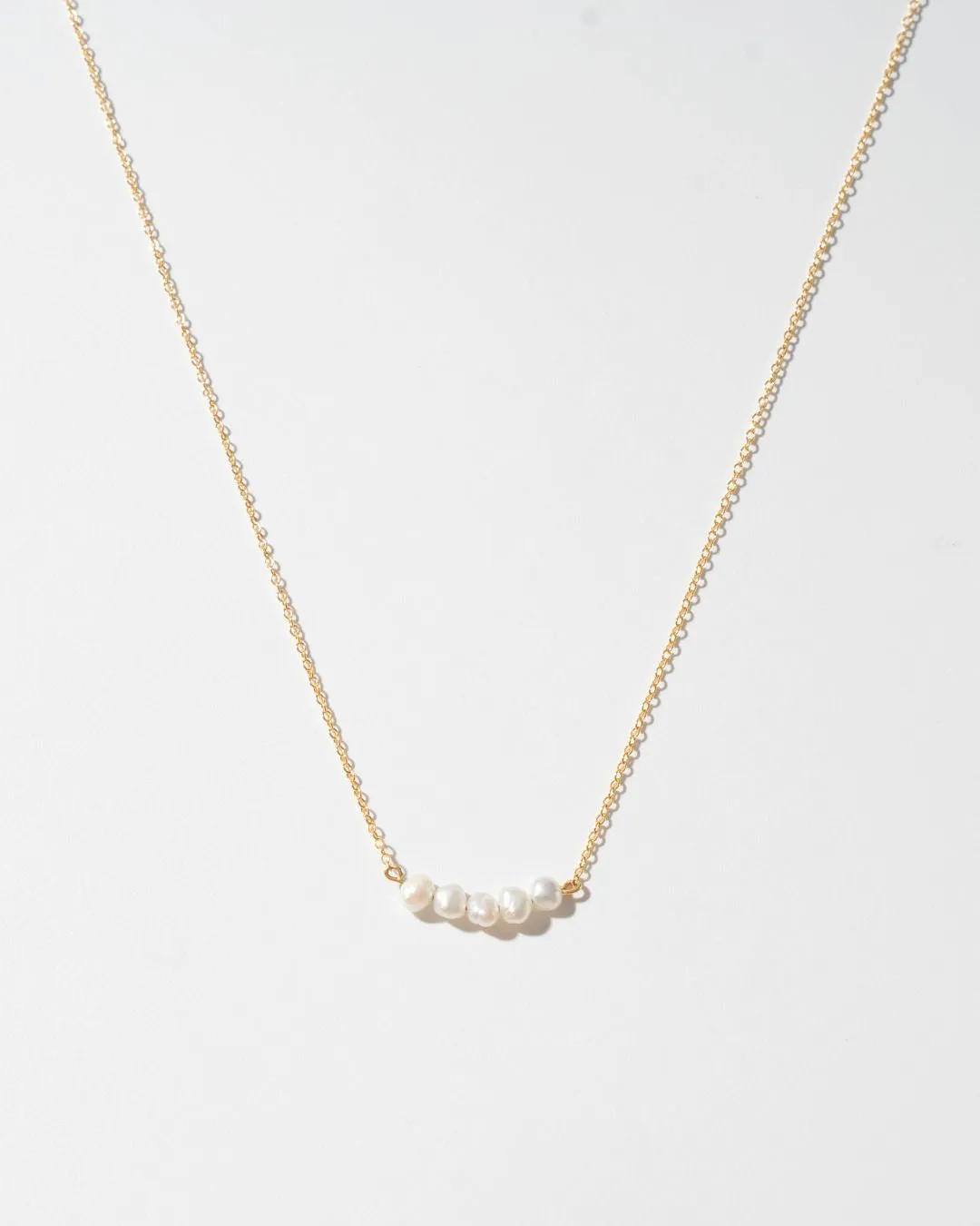 EMI MINI PEARL NECKLACE