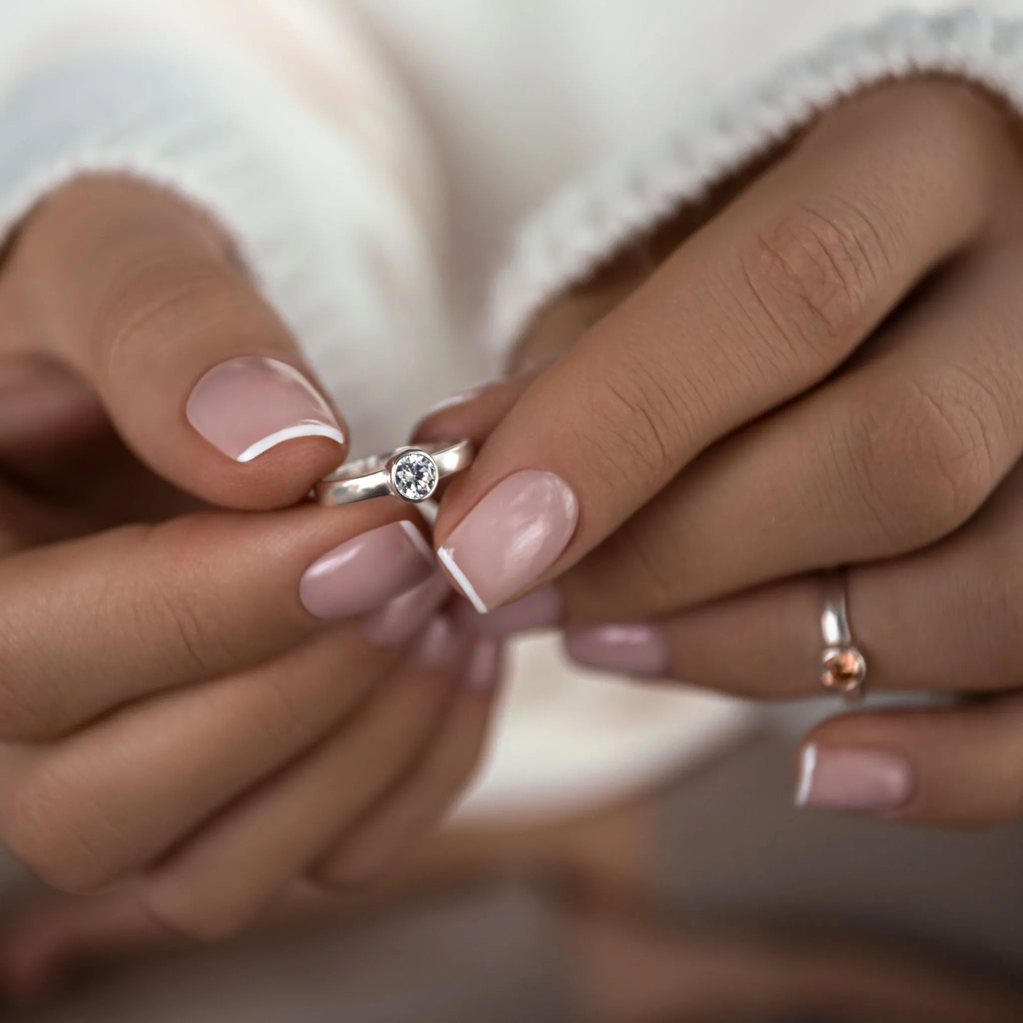 Phalanx Ring with Round White Zircon (Plain)