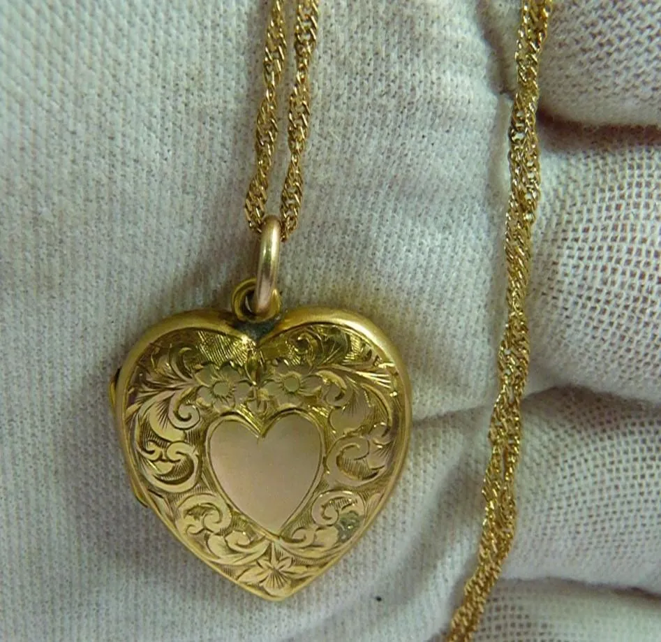 Romantic Edwardian Fully Hallmarked Gold Heart Shaped Locket 1906 With Necklace