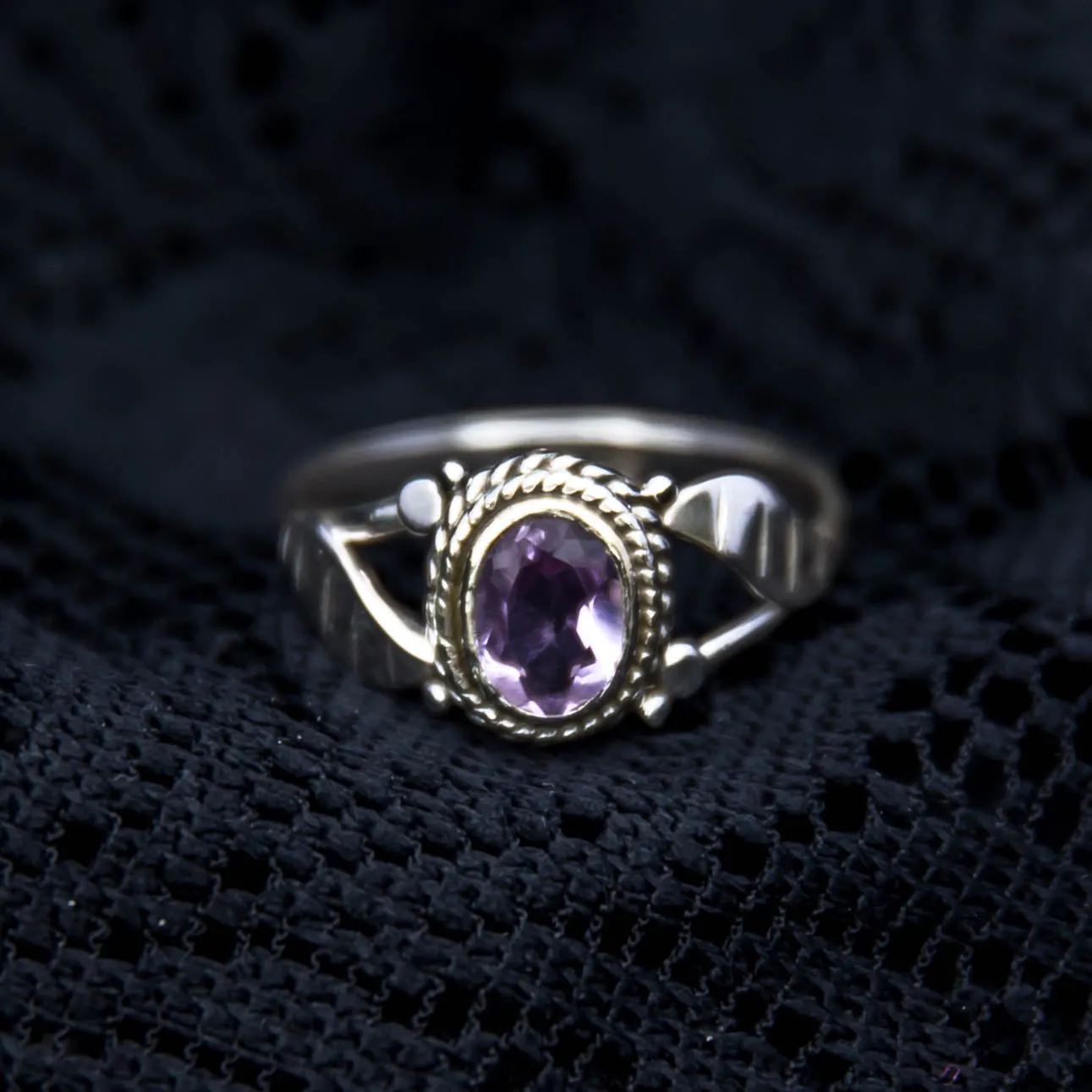 Simple Leaf Ring - Silver - Amethyst